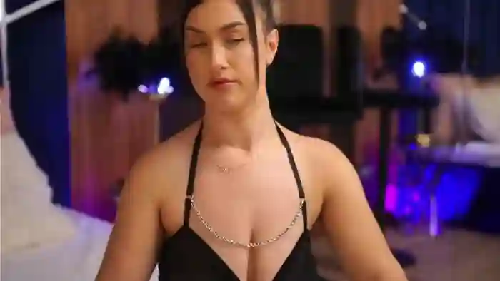 2025/10/19/flirt4free-talia-lure-15-14-52