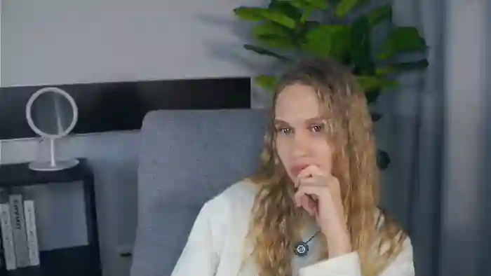 2025/10/19/flirt4free-valarie-mcginister-19-05-50