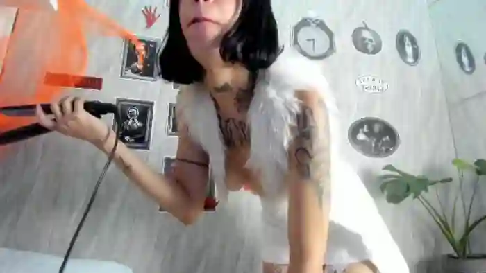 2025/10/19/flirt4free-wanda-snake-06-38-29