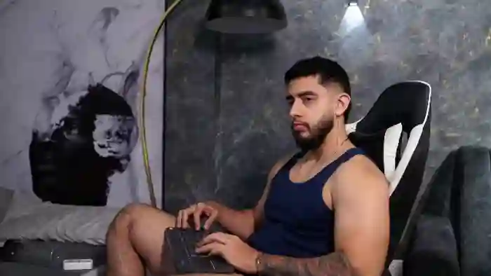 2025/10/19/flirt4free-nick-vans-01-25-53