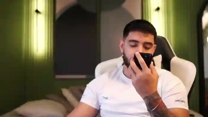 2025/10/19/flirt4free-nick-vans-18-17-57