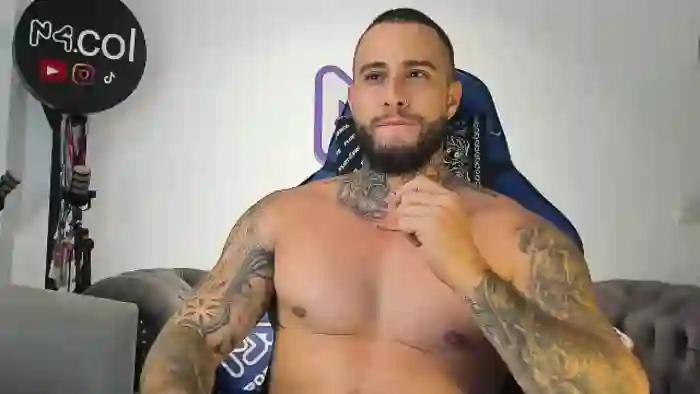 2025/10/20/flirt4free-magic-mak-02-00-55