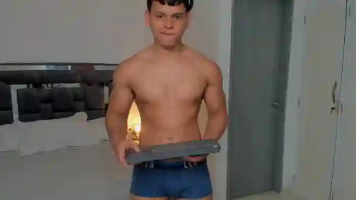 2025/10/20/flirt4free-stefan-lennox-23-01-03