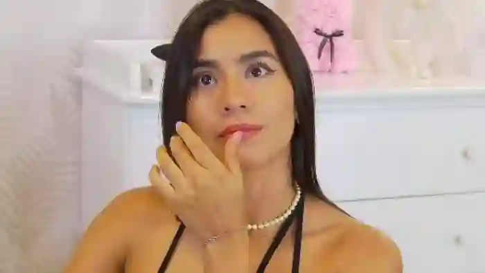 2025/10/21/flirt4free-maggy-luna-02-49-10