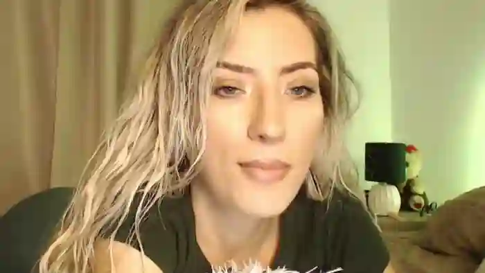 2025/10/22/flirt4free-megan-blaze-18-48-08