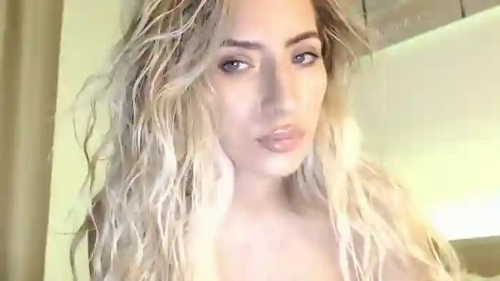 2025/10/22/flirt4free-megan-blaze-22-52-38