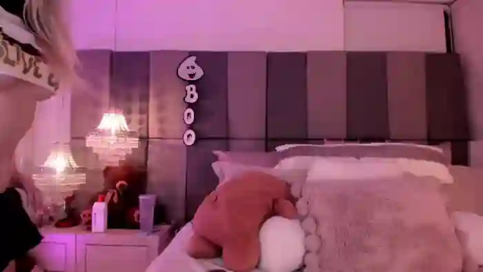 2025/10/22/flirt4free-mia-klein-23-03-23