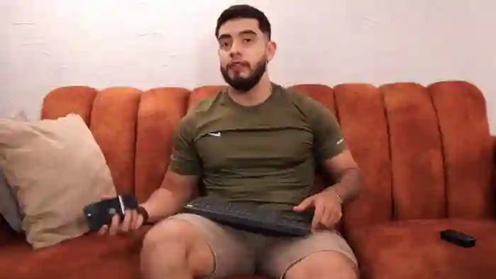 2025/10/22/flirt4free-nick-vans-21-16-42