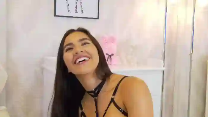 2025/10/23/flirt4free-maggy-luna-02-58-35