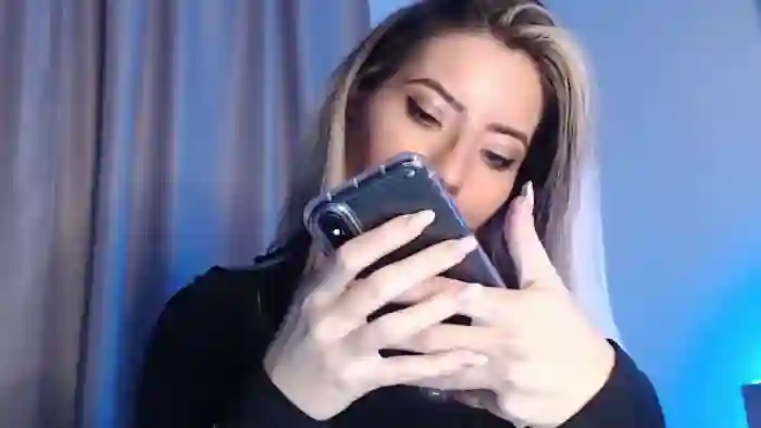 2025/10/23/flirt4free-megan-blaze-19-37-01