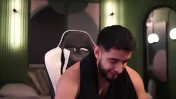 2025/10/23/flirt4free-nick-vans-14-43-11