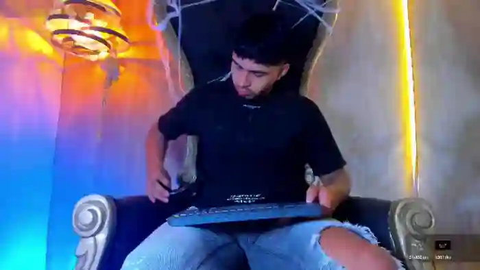 2025/10/24/flirt4free-thaddeus-king-22-45-04