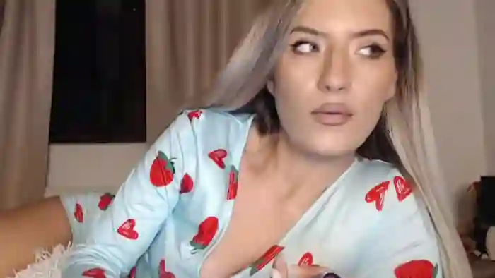 2025/10/25/flirt4free-megan-blaze-17-51-30