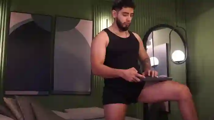 2025/10/25/flirt4free-nick-vans-13-06-35