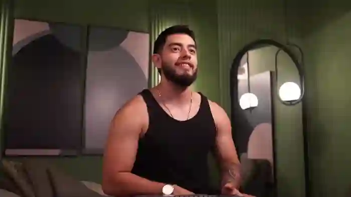 2025/10/25/flirt4free-nick-vans-22-36-45