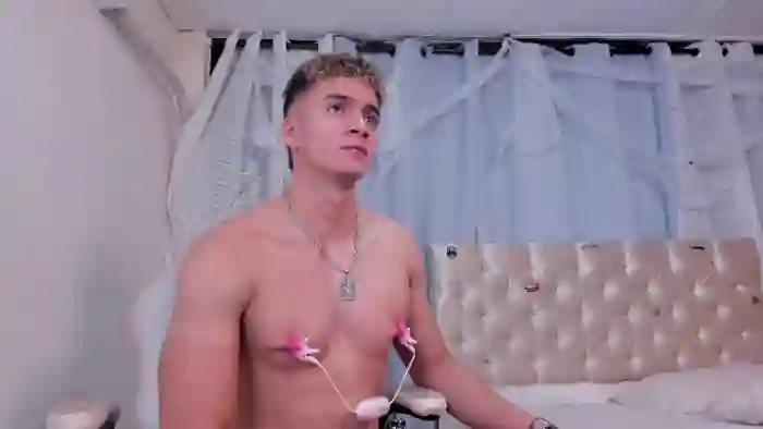 2025/10/25/flirt4free-paull-george-06-31-36