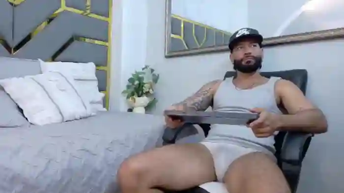 2025/10/25/flirt4free-yorby-maxx-15-31-48