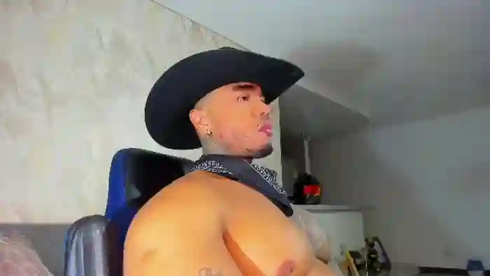 2025/10/25/flirt4free-zeus-strong-03-45-19