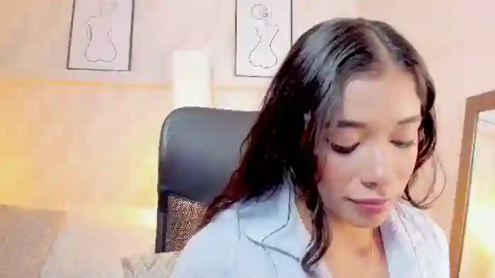 2025/10/26/flirt4free-esmeralda-smith-05-44-25