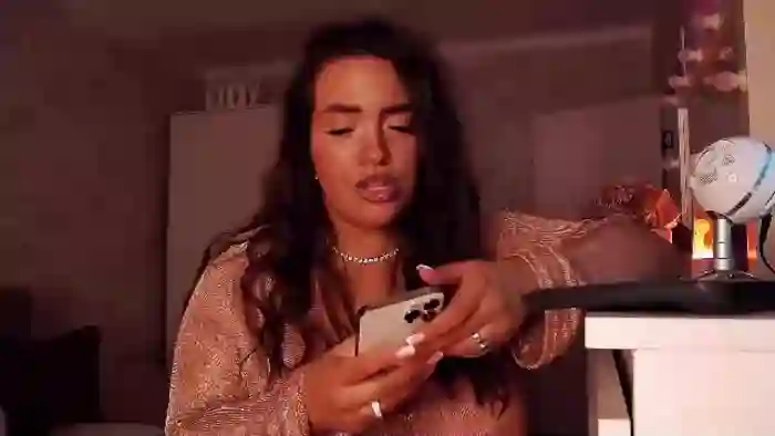 2025/10/26/flirt4free-rosalie-anders-00-56-07