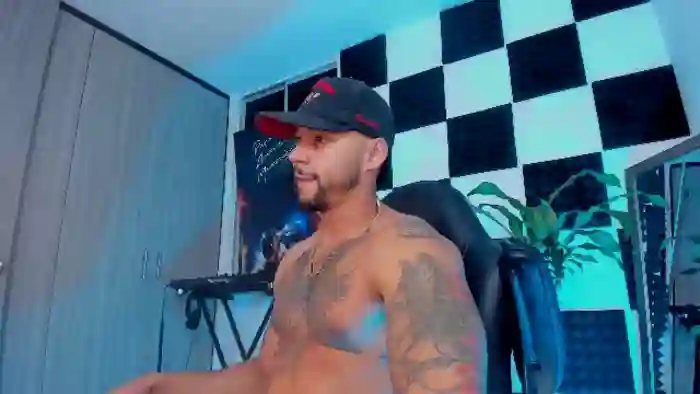 2025/10/26/flirt4free-nikola-hank-06-25-49