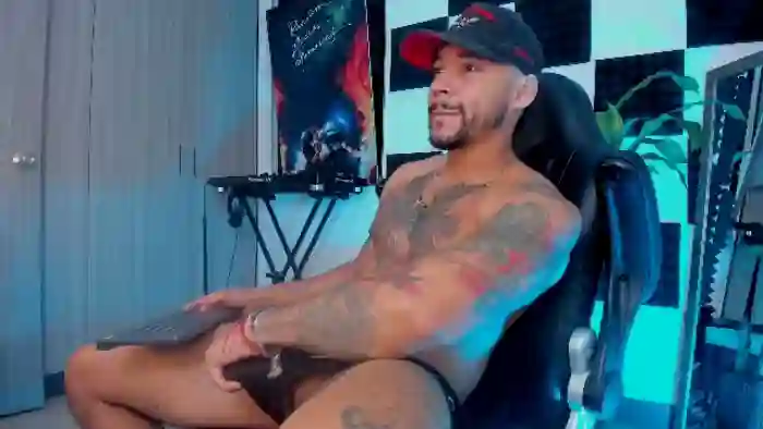 2025/10/26/flirt4free-nikola-hank-07-44-23