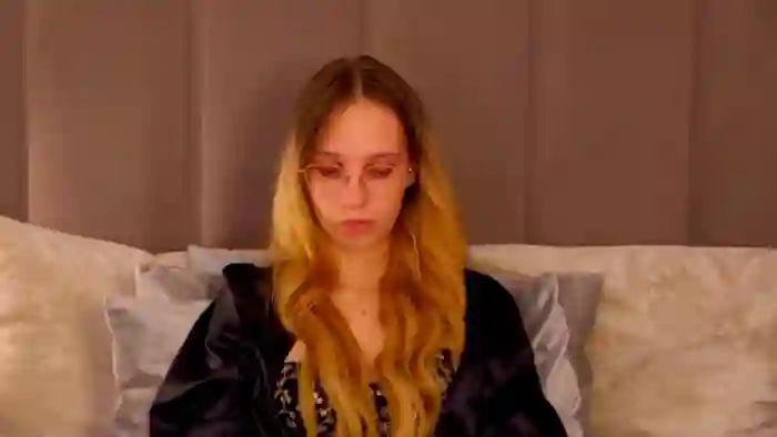 2025/10/27/flirt4free-lina-lewitt-18-51-07