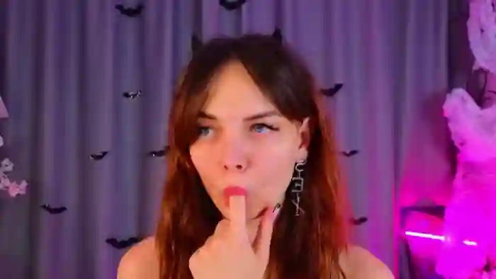 2025/10/27/flirt4free-lisa-drake-00-09-42