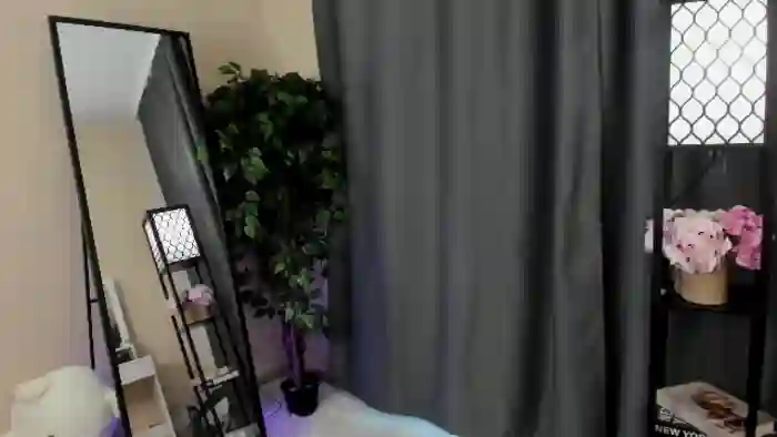 2025/10/27/flirt4free-lizabeth-buys-05-31-17