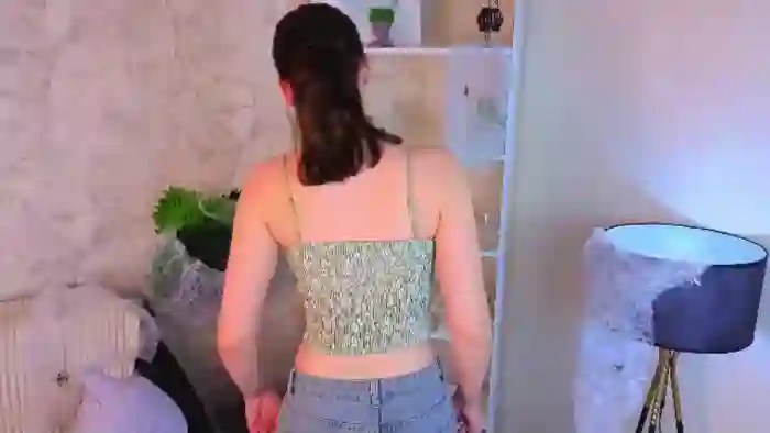 2025/10/27/flirt4free-loreta-moede-09-41-19