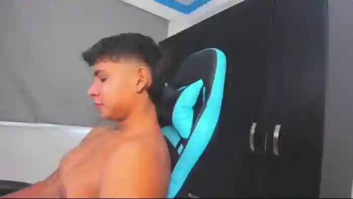 2025/10/27/flirt4free-kevin-bray-17-16-57