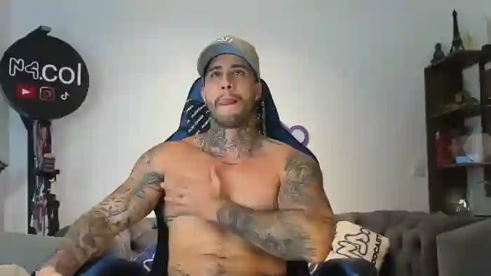 2025/10/27/flirt4free-magic-mak-01-32-32