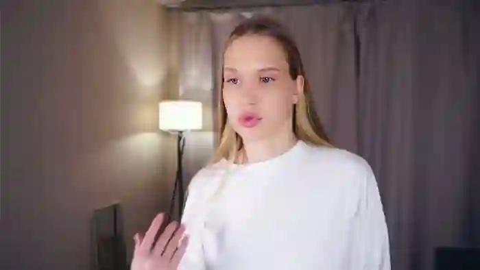 2025/10/28/flirt4free-valarie-mcginister-09-22-30