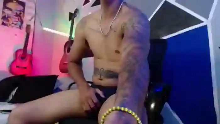2025/10/28/flirt4free-magnus-frost-05-27-22