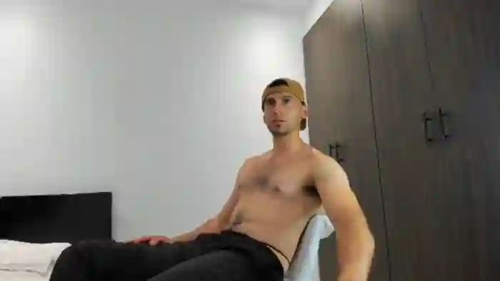 2025/10/28/flirt4free-philip-lawns-03-15-37