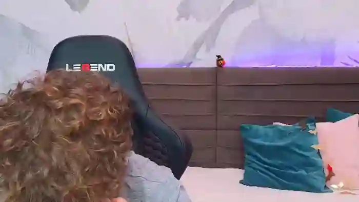 2025/10/28/flirt4free-valentin-martel-11-10-21