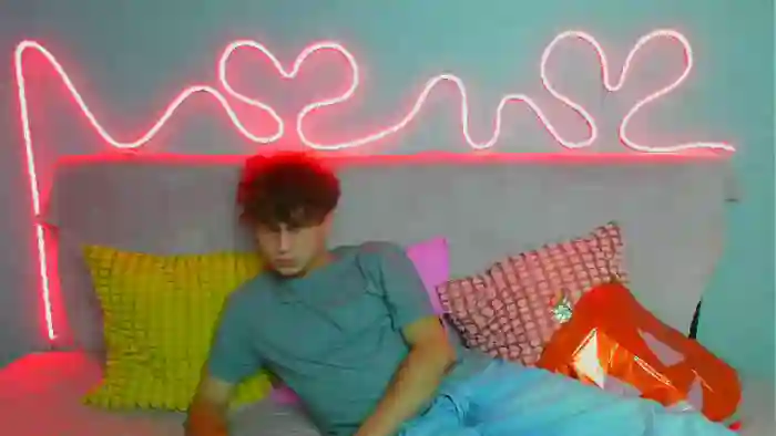 2025/10/28/flirt4free-valentin-martel-15-00-31