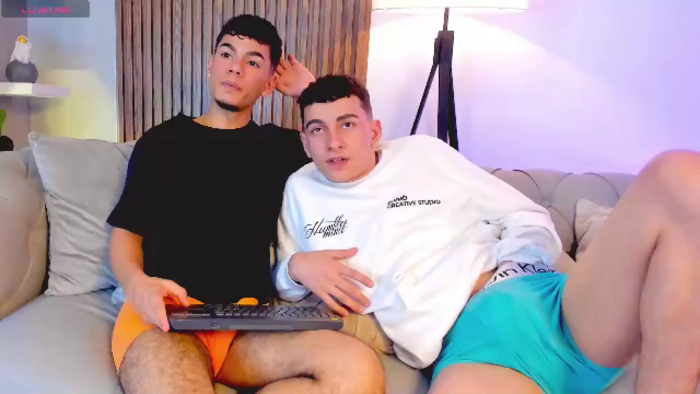 noaah-smithh-and-thomaas-jhonsonn