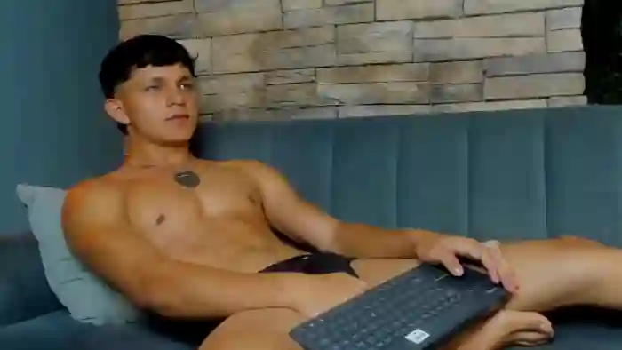 2025/12/12/flirt4free-james-golden-15-45-49