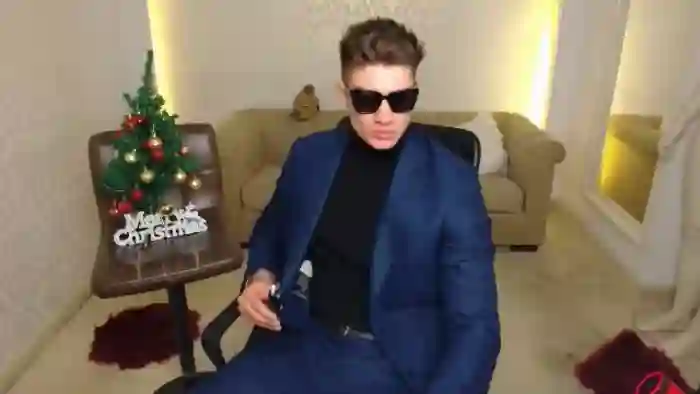 2025/12/12/flirt4free-max-kaiden-06-22-43