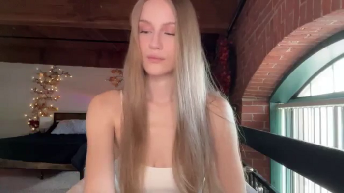Luna_Moore1