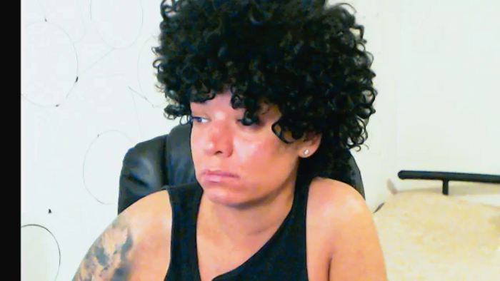 CurlyAnne_