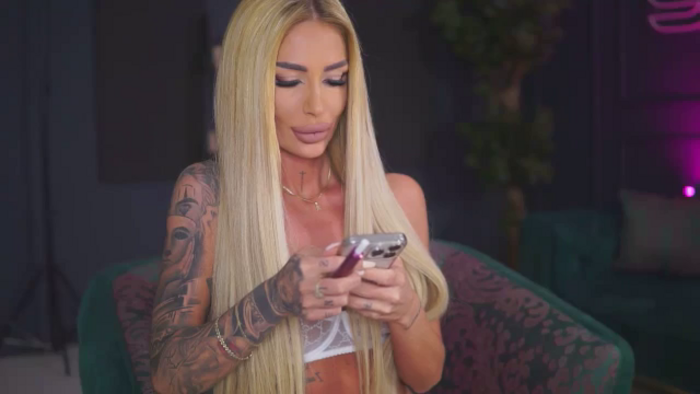 RaquelleVon