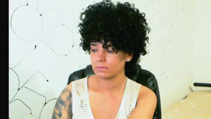 CurlyAnne_