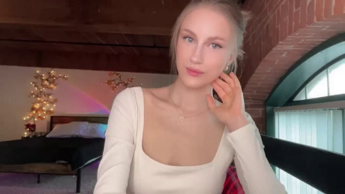 Luna_Moore1