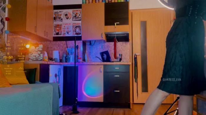 Giantess_Eva