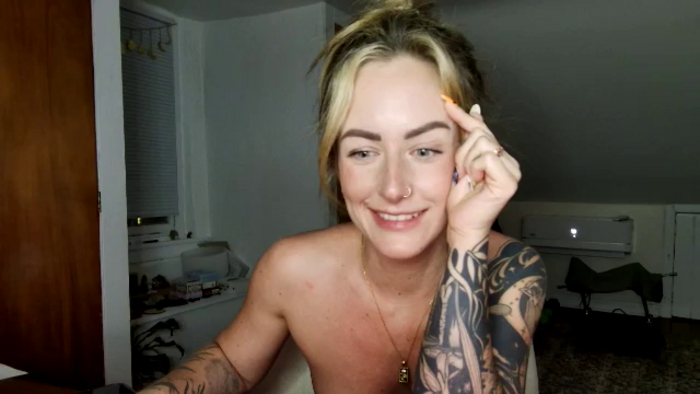 Lena_bee