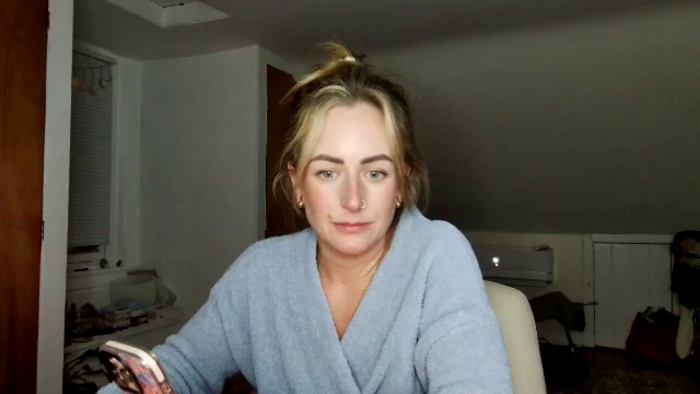 Lena_bee