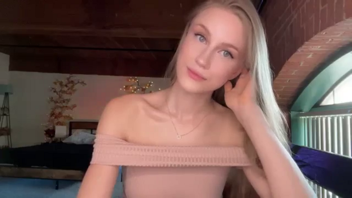Luna_Moore1