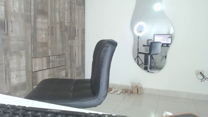 samantha_boom